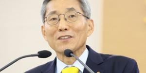 윤종규, KB금융그룹 임원인사에서 ‘세대교체’와 ‘친정체제 강화’ 가닥 