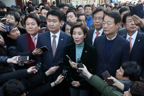 나경원, 목포 찾아 “손혜원이 오얏나무 밑에서 다 차지하려 해”