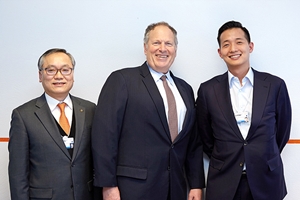 [오늘Who] 신현우 김용현, 한화 후계자와 '다보스 동행' 주목된다  