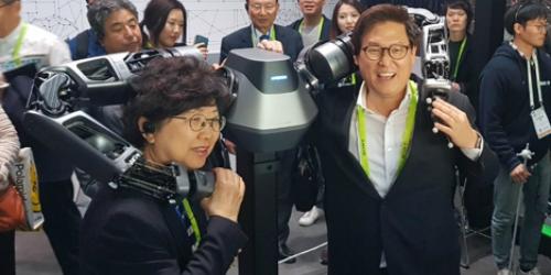 로봇분야 세계적 전문가 데니스 홍 “네이버 로봇이 CES에서 최고”