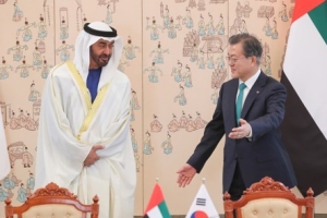 문재인, UAE 왕세제 만나 원전과 5G에서 협력 강화 뜻 모아