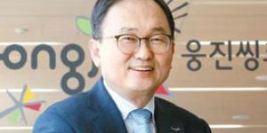 신승철, 웅진 주총에서 