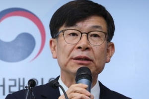 김상조 “대통령이 삼성전자 방문한 것은 재벌개혁 후퇴 아니다"