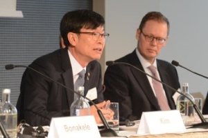 김상조 “재벌기업은 한국경제의 성장동력이자 리스크”