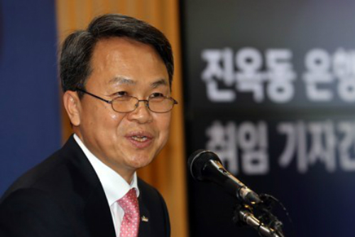 진옥동 "고객 자산 잘 키워내는 리딩뱅크 신한은행 만든다" 