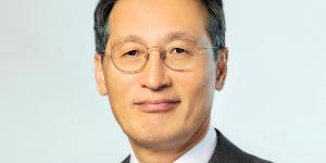 OCI 대표 김택중, 기초화학소재 국산화 공로로 은탄산업훈장 받아