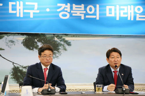 권영진 이철우, 대구경북 통합신공항에 불똥튈까 김해신공항 예의주시