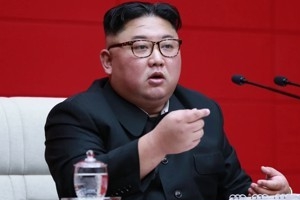 김정은 북한 국무위원장으로 재추대돼, 최룡해는 2인자에 올라 
