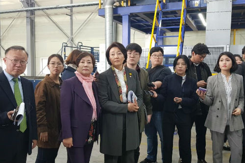 박영선 “더 많은 중소기업이 스마트공장 도입하도록 지원”