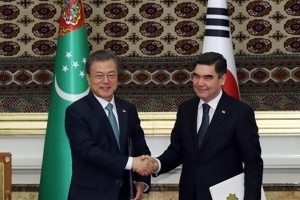 문재인, 투르크메니스탄 대통령과 에너지 및 인프라 협력 확대 