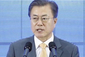 문재인, 남북 정상회담으로 비핵화 논의 재개 '물꼬' 틀까