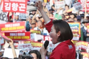 나경원의 막말, 순간의 쾌감이 남기는 긴 정치혐오 