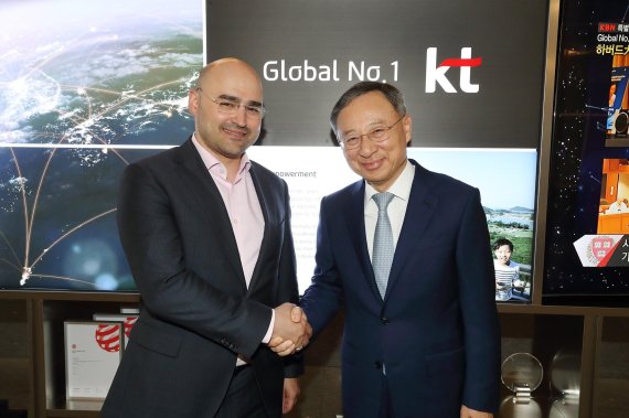 황창규, 러시아 최대 통신사 CEO에게  KT의 5G기술 알려 