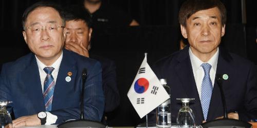 홍남기 이주열, 아세안 한중일과 경제위기 때 유동성 지원 추진