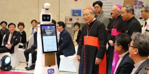 은평성모병원, 의료진 회진과 환자 안내 돕는 인공지능 로봇 공개  