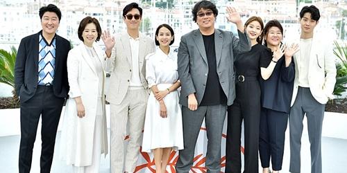 이미경도 힘실은 '기생충' 칸에서 호평, CJEMN 바른손이앤에이 기대  