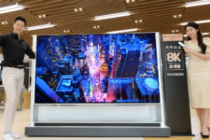 LG전자, 8K 올레드TV 내놨지만 삼성전자 QLEDTV 2배 가격은 약점 
