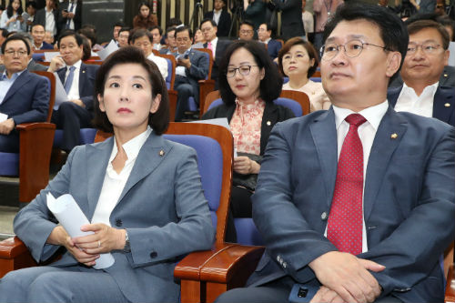 한국당, 의원총회에서 국회 정상화 합의안 추인 거부 