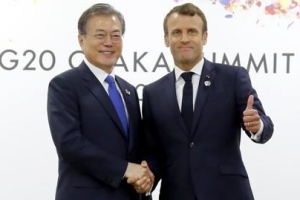 문재인, 프랑스 대통령 만나 기후변화 관련 정책 협력 뜻모아 