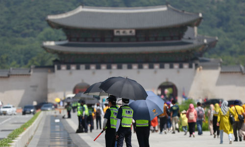 수도권과 강원영서 폭염특보, 낮 최고기온 34도까지 치솟아