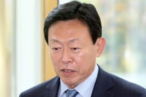 <a href='https://www.businesspost.co.kr/BP?command=article_view&num=338200' class='human_link' style='text-decoration:underline' target='_blank'>신동빈</a>, 롯데그룹 하반기 사장단 회의 16일부터 5일 동안 열어 