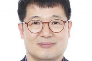 청와대 일자리수석 황덕순, 좋은 일자리 창출 과제 짊어진 노동전문가