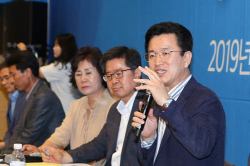 허태정, 대전에서 기업 이탈 막기 위해 새 값싼 산업단지 조성에 주력 