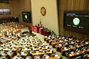 추경 5조8200억 국회 지각 통과, 수출규제 대응예산 2732억 포함