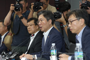 성윤모 "일본 화이트리스트 제외 대응 위해 모든 역량 총동원”