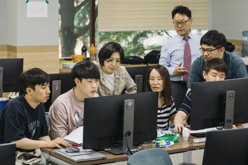 포스코, 최정우 약속 '청년 취·창업교육 프로그램'에서 상반기 성과 내 