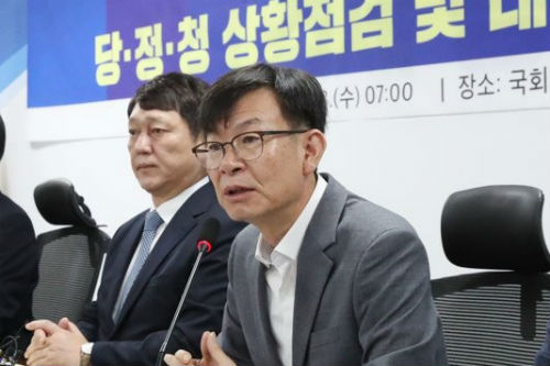 <a href='https://www.businesspost.co.kr/BP?command=article_view&num=218803' class='human_link' style='text-decoration:underline' target='_blank'>김상조</a> “한일관계 어떻게 되든 소재부품장비산업 혁신해야” 