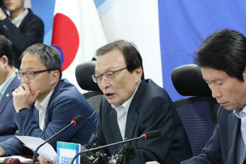 이해찬 “한국당 의원은 장외 나갈 것이 아니라 경찰에 출석해야" 