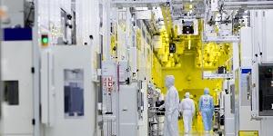 일본언론 “일본의 반도체소재 한국 수출 허용에도 규제완화 장담못해”