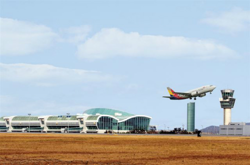 공항공사 운영 14개 공항 중 10개 지방공항은 작년에 적자