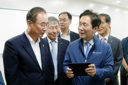 성윤모 장세용, 경북 구미공단 50돌 맞아 “스마트산업단지 육성”