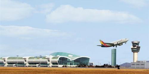 공항공사 운영 14개 공항 중 10개 지방공항은 작년에 적자