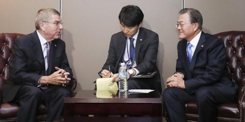 문재인, IOC 위원장 만나 올림픽 남북 공동유치 협조 부탁