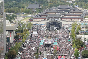 '조국 찬반' 도심집회 계속, 한글날과 주말 도심 곳곳 교통통제 