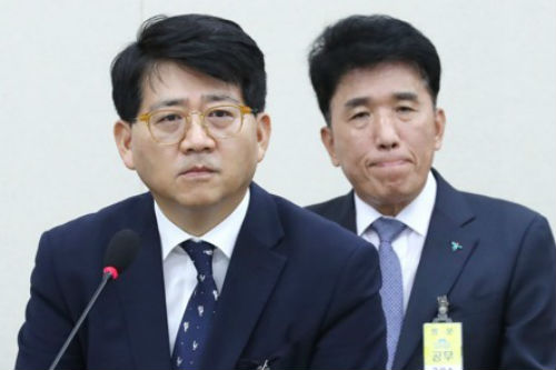 "하나금융이 파생결합상품 판매 부추겨", <a href='https://www.businesspost.co.kr/BP?command=article_view&num=338330' class='human_link' style='text-decoration:underline' target='_blank'>함영주</a> <a href='https://www.businesspost.co.kr/BP?command=article_view&num=171475' class='human_link' style='text-decoration:underline' target='_blank'>장경훈</a> 국감에서 사과  