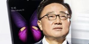 갤럭시폴드 호평, 삼성전자 접는 스마트폰 1천만 대 판매 내년 도전 