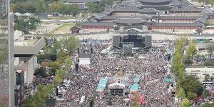 '조국 찬반' 도심집회 계속, 한글날과 주말 도심 곳곳 교통통제 