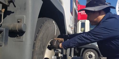 금호타이어, 고속도로 휴게소에서 17~18일 트럭과 버스 타이어 점검