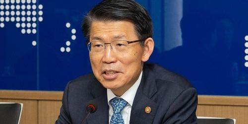 은성수 “한국 조선산업 경쟁력 강화 위해 체감할 수 있는 금융지원”