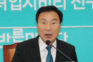 손학규 "대통령은 대북·대외정책을 근본부터 재검토해야"