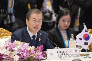 문재인, 아세안+3 정상회의에서 "3차 북미회담이 비핵화 중대고비"