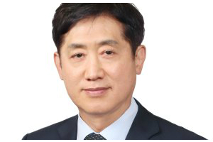 여신금융협회장 <a href='https://www.businesspost.co.kr/BP?command=article_view&num=319543' class='human_link' style='text-decoration:underline' target='_blank'>김주현</a> "카드사 수익성 악화 심각, 규제완화 필요"