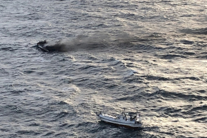 제주 바다에서 어선 화재로 1명 사망 11명 실종, 문재인 "구조 최선"