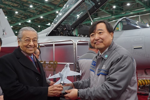 안현호, 말레이시아 총리 만나 한국항공우주산업 경공격기 '세일즈'