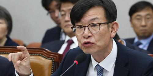 김상조 “한국경제 축소 악순환 막기 위해 확장재정 펴야”