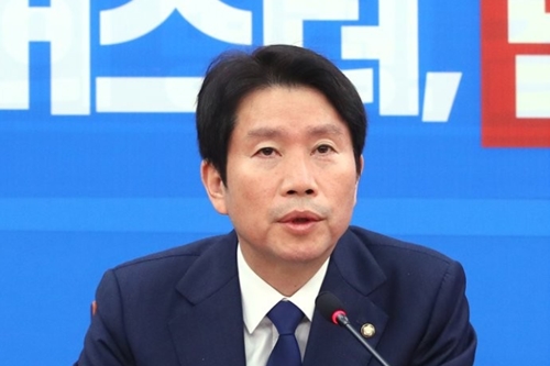 이인영 “한국당은 필리버스터 철회하고 법안 처리해야, 마지막 제안”